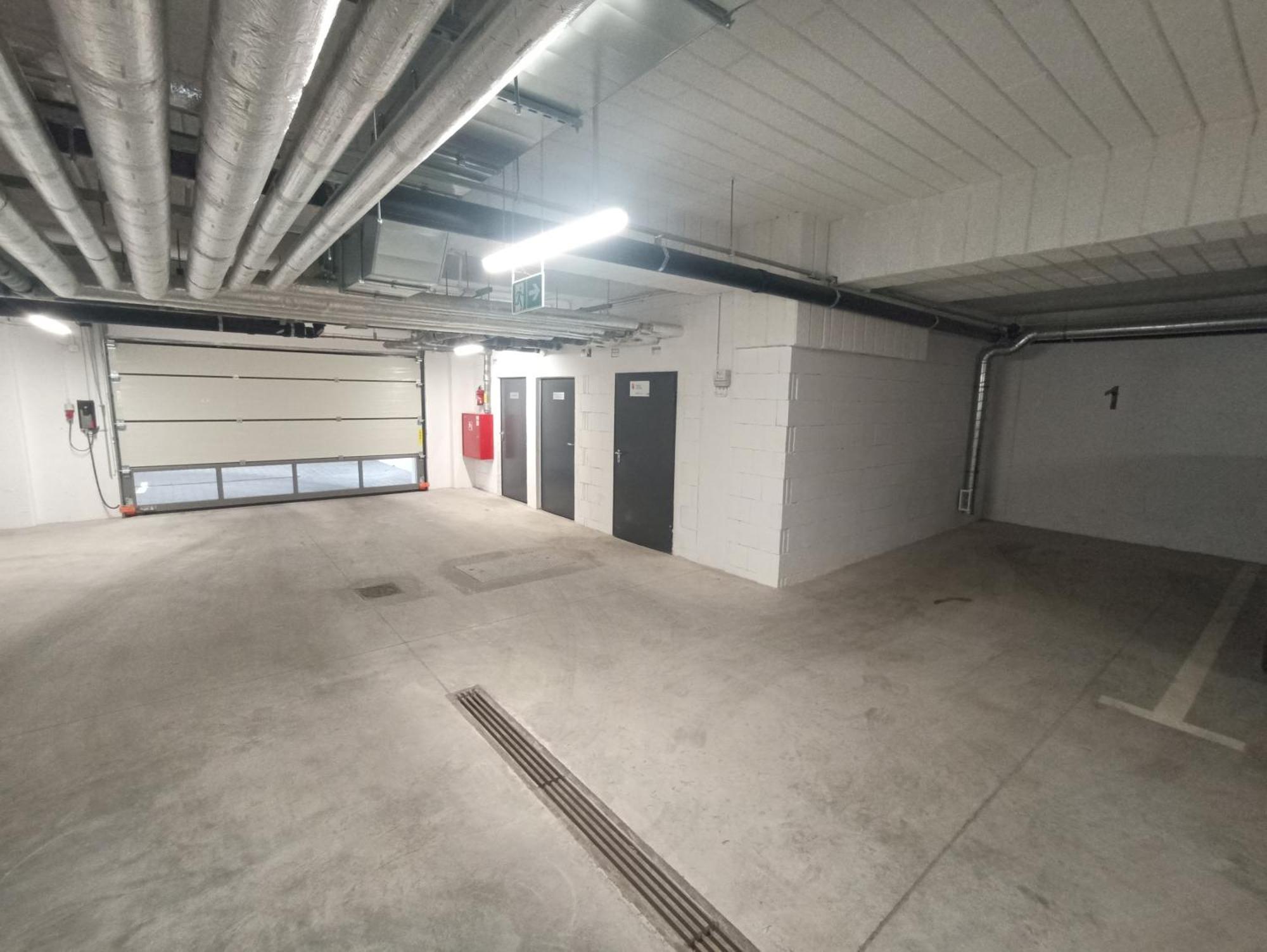 Loft 19 - W Cenie Prywatne Miejsce Postojowe Lub Garaz